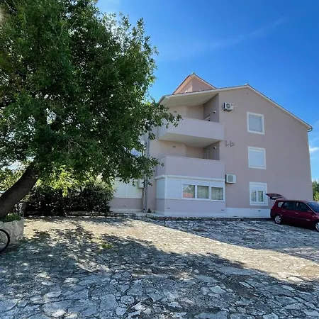 Apartment Emi Medulin